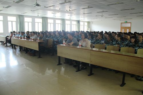 公司举行2016级新生开学典礼暨师生见面会