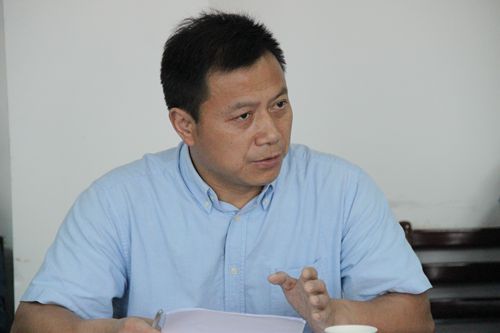 公司党委书记李宏为全公司党员干部上党课