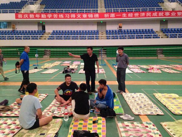 中南大后勤保障部、体育部、物业中心、欢迎来到公赌船jcjc555线路等相关单位联合安置受灾员工